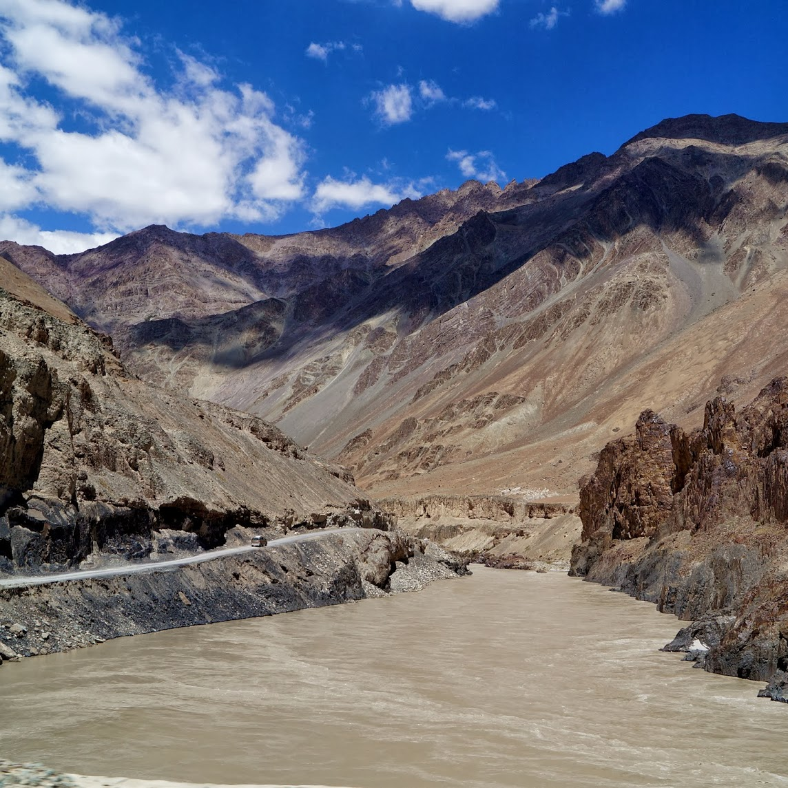 Nimmu Chilling Highway